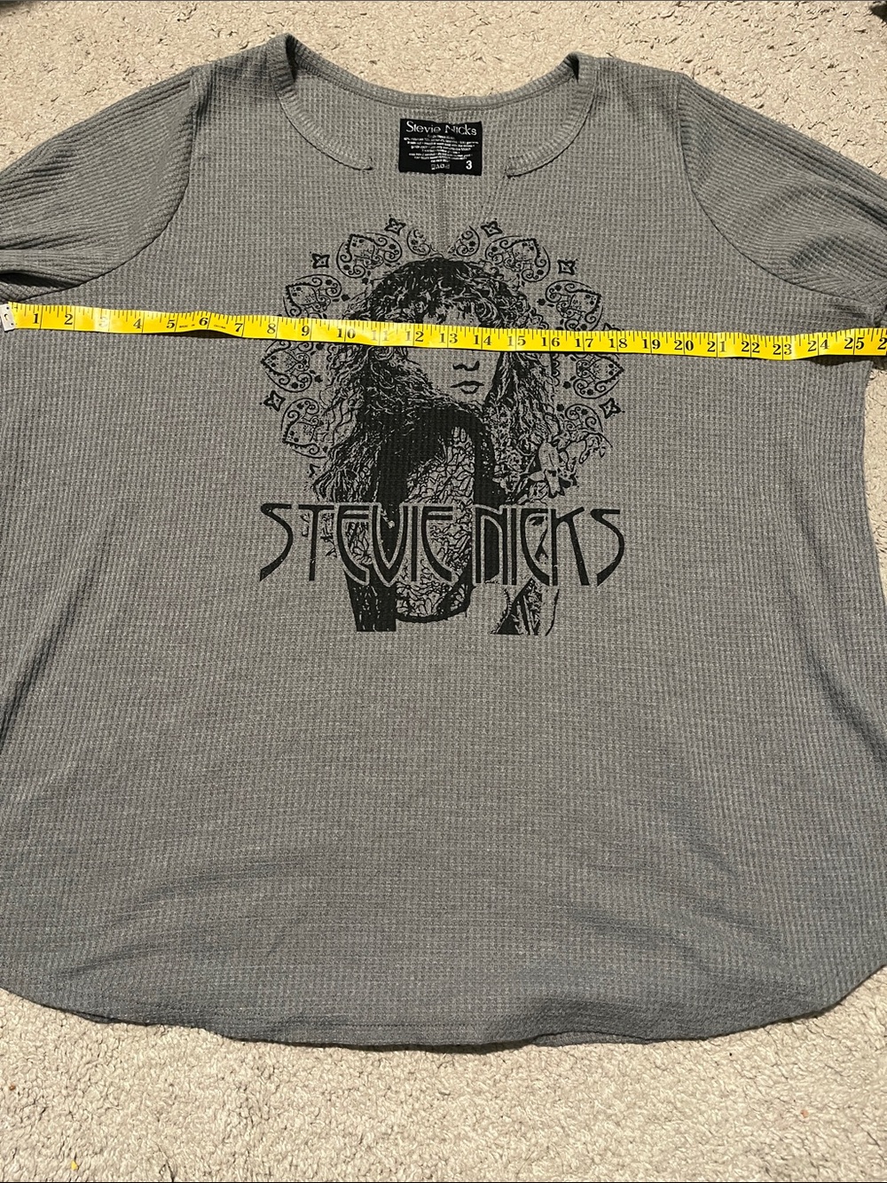 Torrid Stevie Nicks Music Graphic Design Waffle Knit V-Neck Thermal Top - Picture 11 of 12